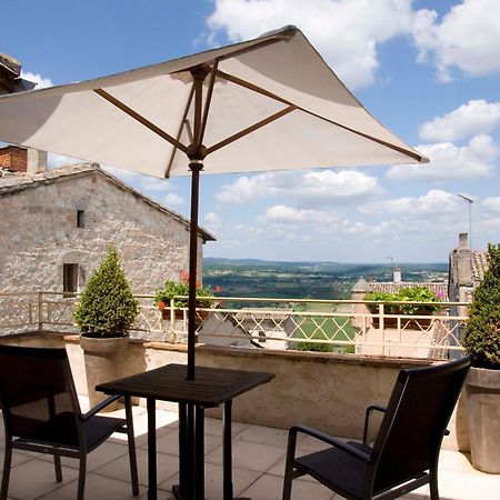 Hotel Des Consuls Castelnau-de-Montmiral Buitenkant foto